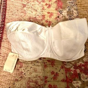 NWT Bali 36DD White strapless bra NEW W/ Straps